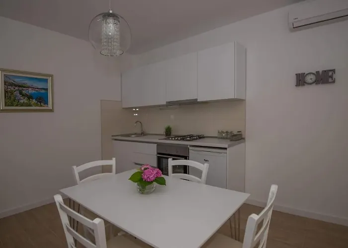 Jelena * Макарска